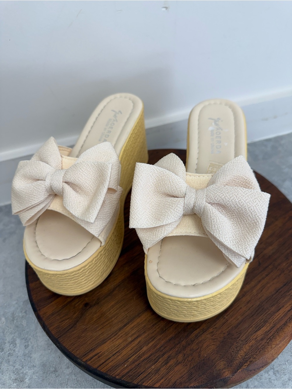 Bow Platform Slide Sandals in Cream Sz 40/9
